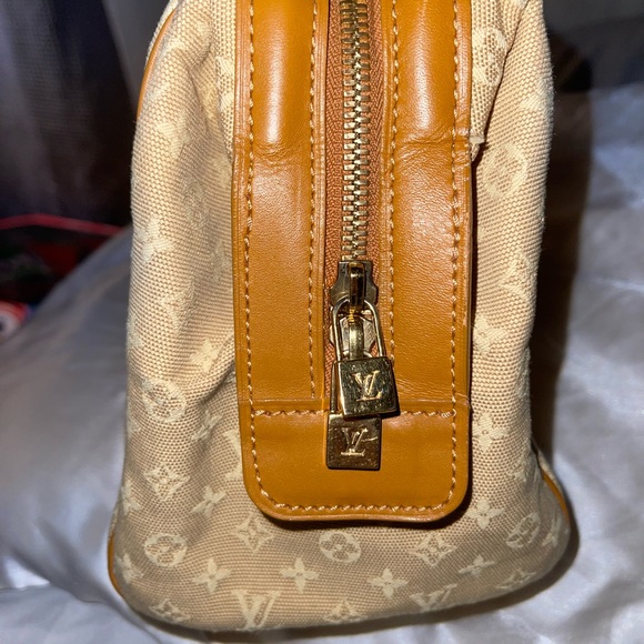 SOLD!! Louis Vuitton josephine PM mini bag - Picture 4 of 8